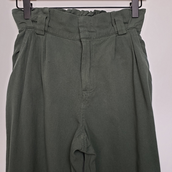 Kendall & Kylie Olive Green Paper Bag Pants - Picture 5 of 7